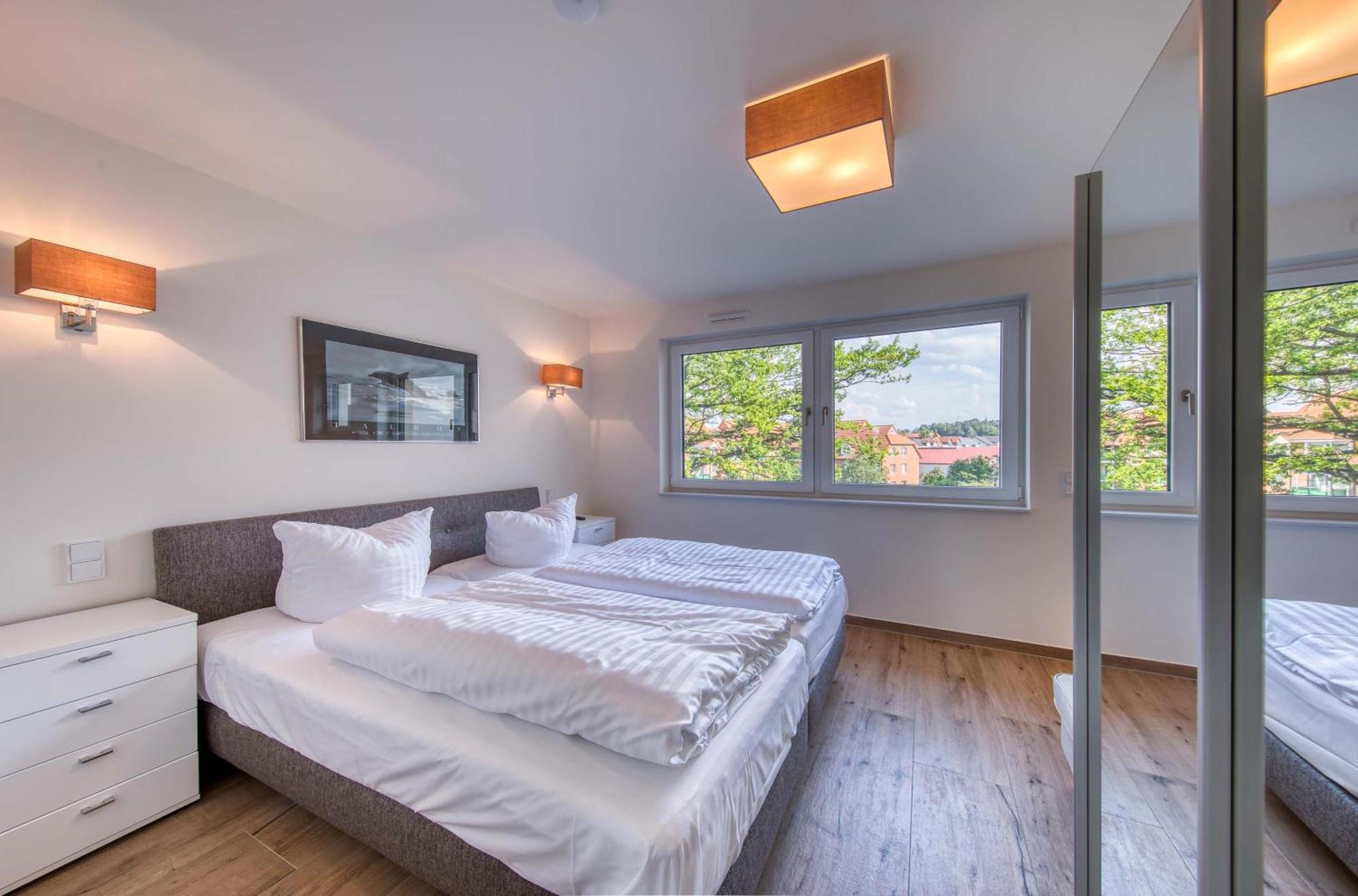 Mueritz Utkiek - Apartment Mit Seeblick & Balkon In Der Hafenresidenz Waren  Exterior foto