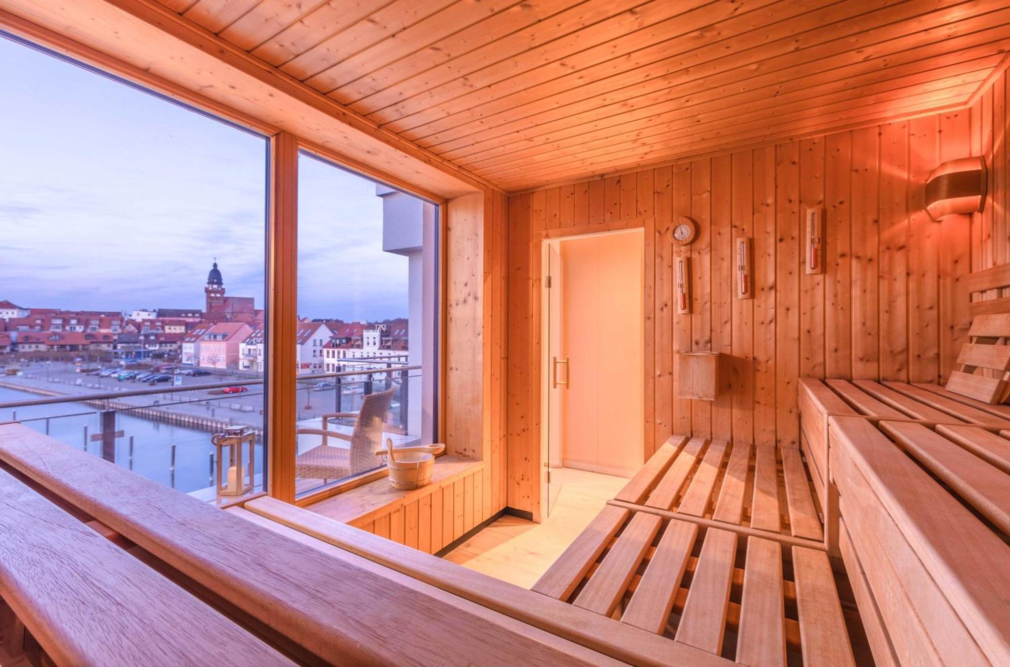 Mueritz Utkiek - Apartment Mit Seeblick & Balkon In Der Hafenresidenz Waren  Exterior foto