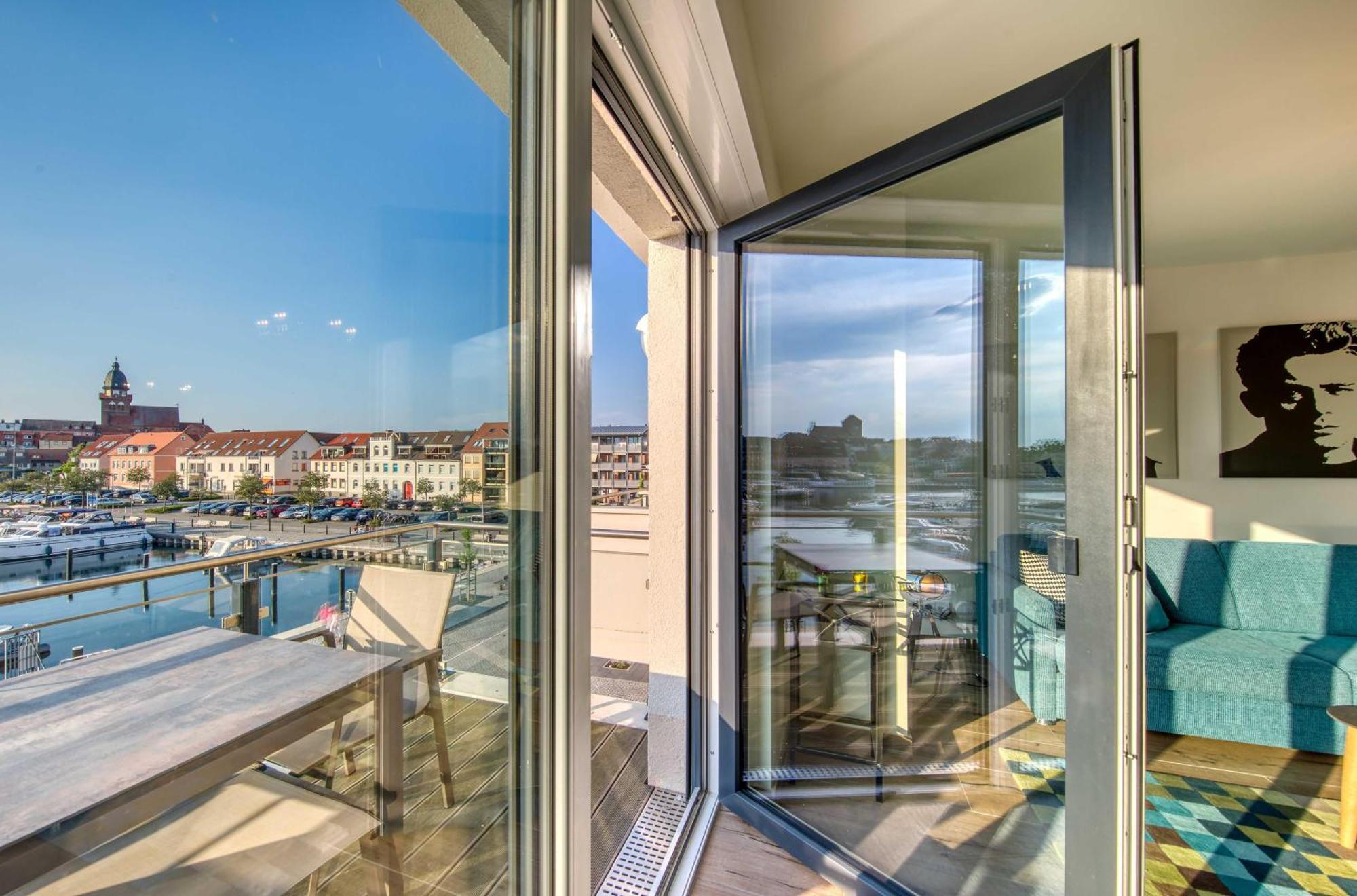 Mueritz Utkiek - Apartment Mit Seeblick & Balkon In Der Hafenresidenz Waren  Exterior foto